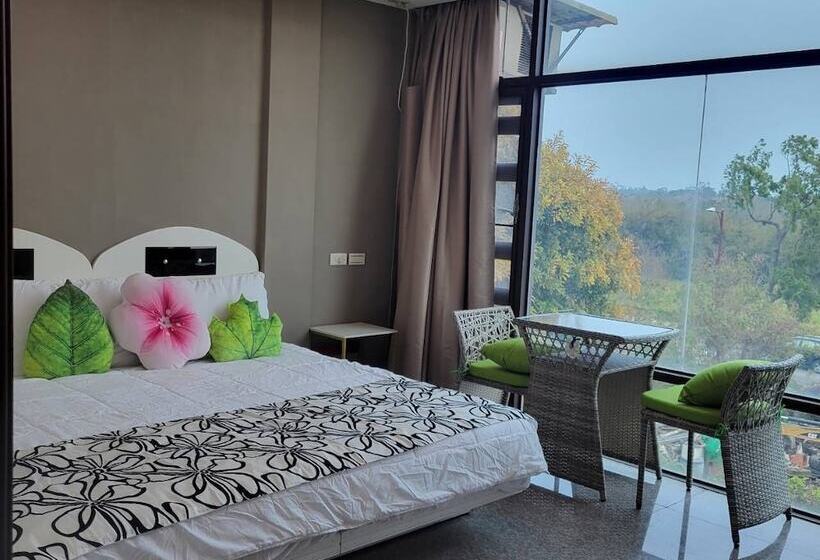 هتل Qg Life 城中館 寵物親子釣魚人民宿