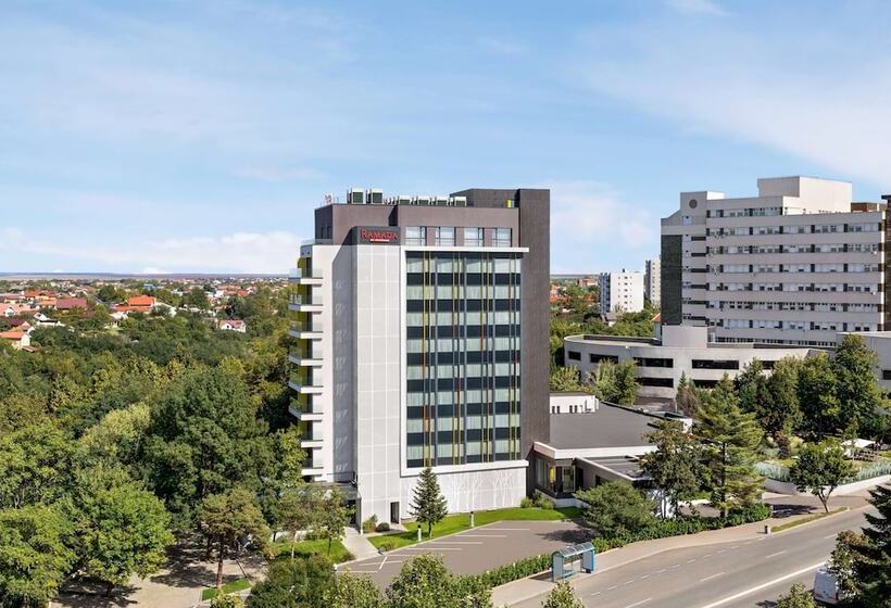 ホテル Ramada By Wyndham Slatina Parc