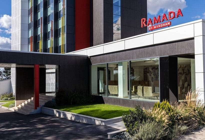 ホテル Ramada By Wyndham Slatina Parc