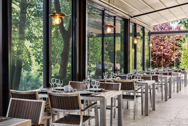 ホテル Ramada By Wyndham Slatina Parc