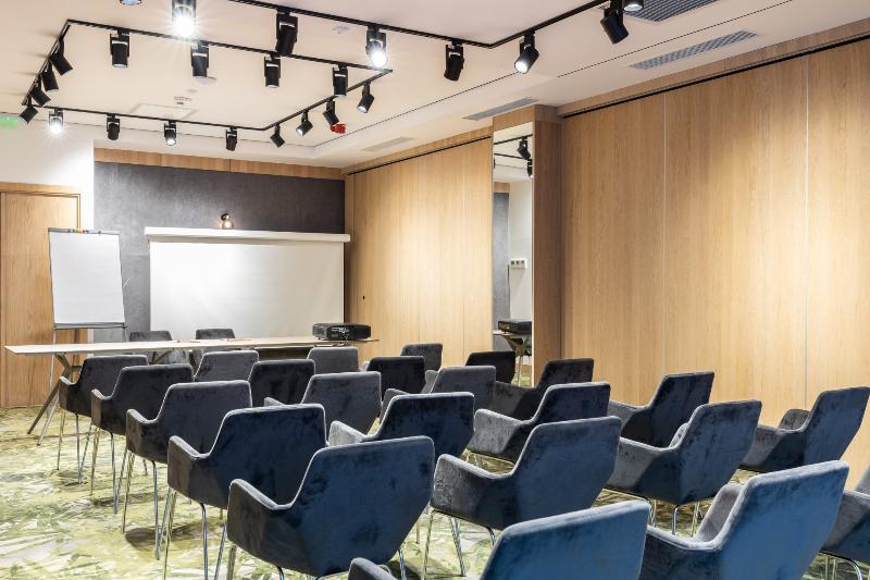 ホテル Ramada By Wyndham Slatina Parc