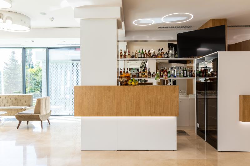 ホテル Ramada By Wyndham Slatina Parc