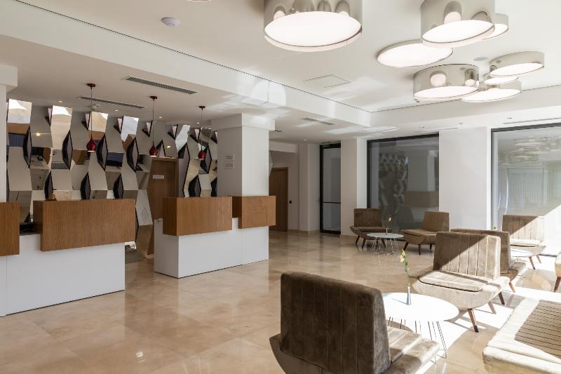 ホテル Ramada By Wyndham Slatina Parc