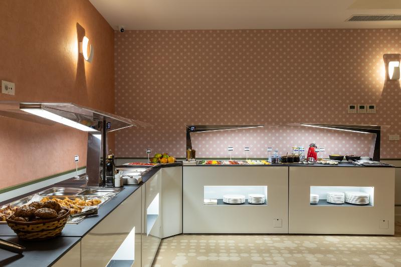 ホテル Ramada By Wyndham Slatina Parc