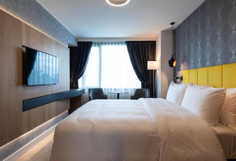 ホテル Ramada By Wyndham Slatina Parc