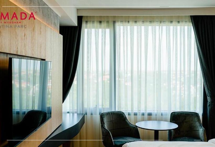 ホテル Ramada By Wyndham Slatina Parc