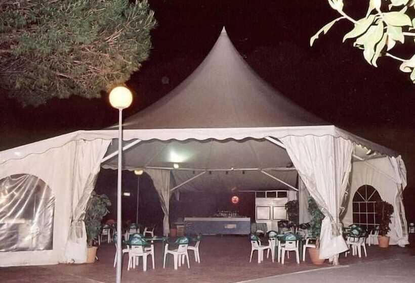 ホテル Restaurante La Imperial