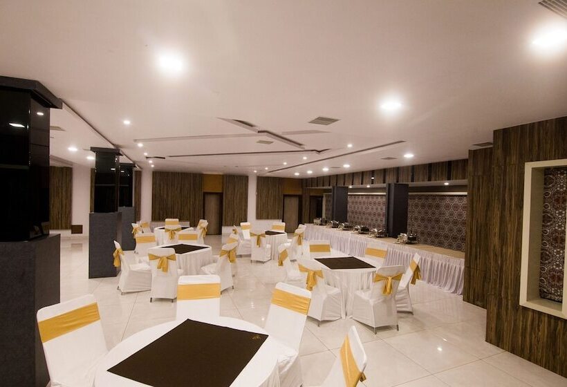 酒店 Riverfront Resort