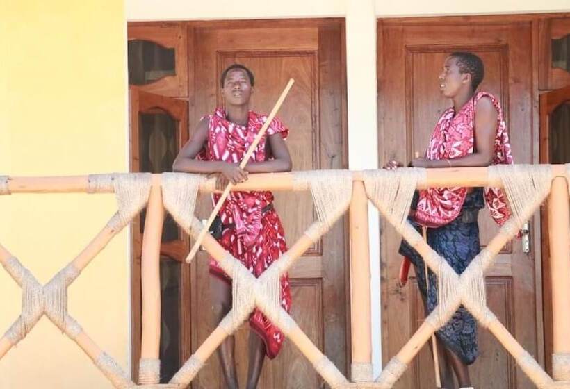 فندق Saadani Park