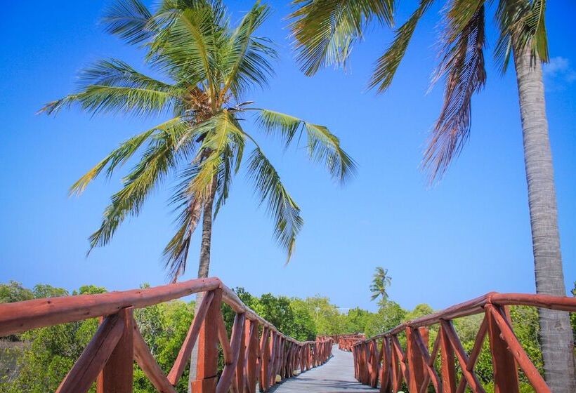 فندق Saadani Park