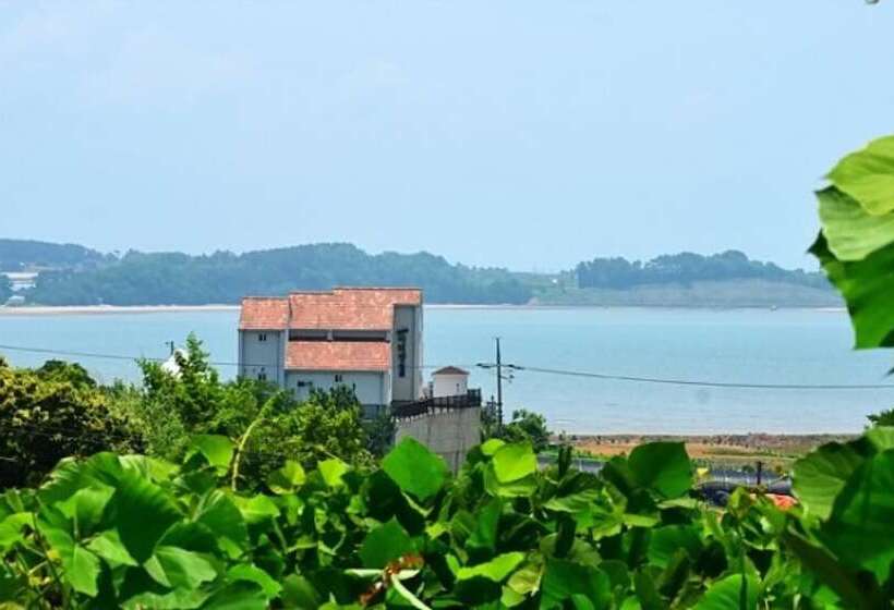 Отель Seocheon Redpungchatiang Pension