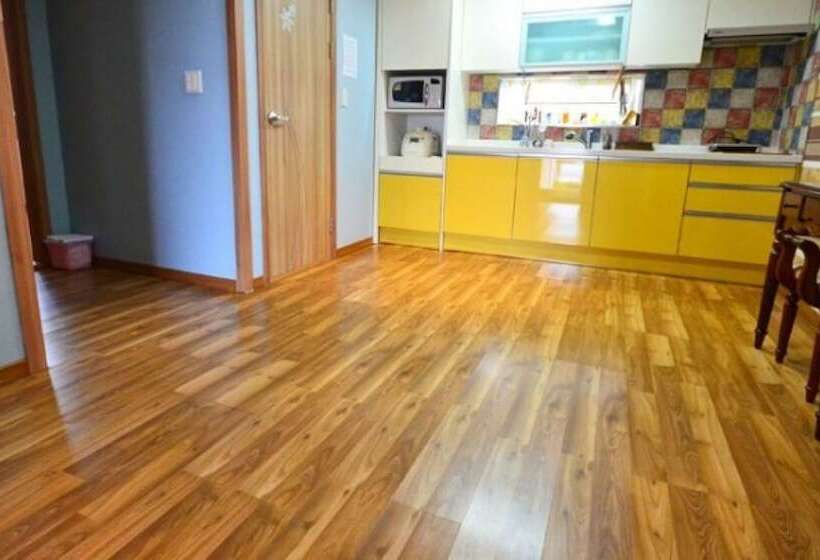 Hotel Seocheon Redpungchatiang Pension