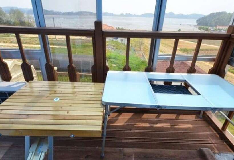Отель Seocheon Redpungchatiang Pension