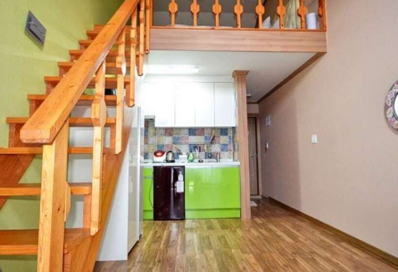 Отель Seocheon Redpungchatiang Pension