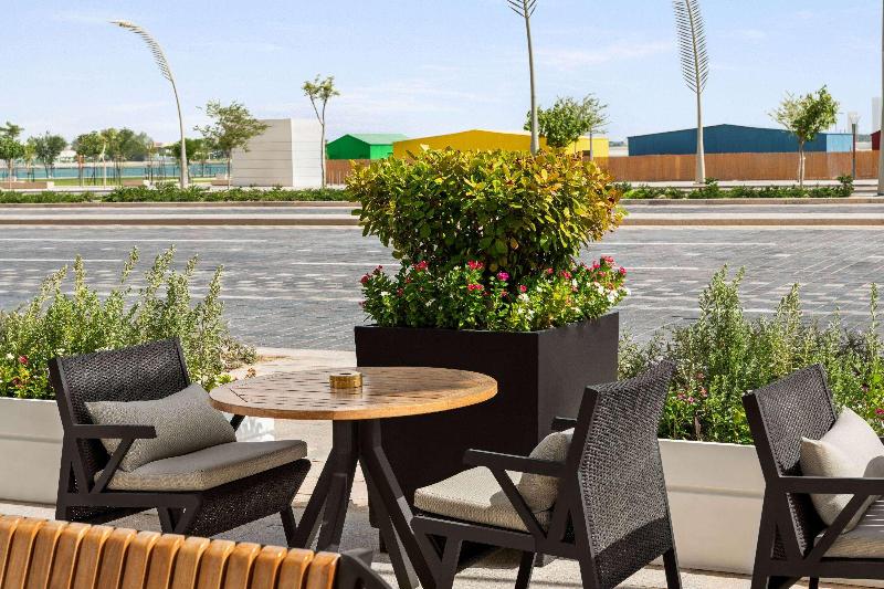 هتل Wyndham Grand Doha West Bay Beach