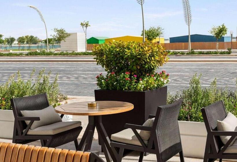 هتل Wyndham Grand Doha West Bay Beach