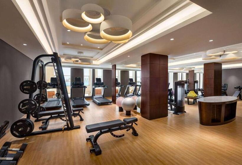 هتل Wyndham Grand Doha West Bay Beach