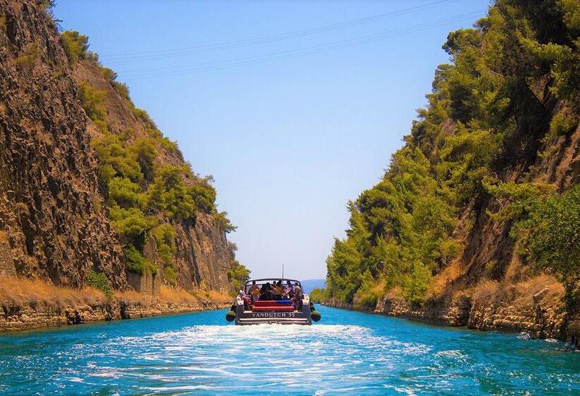 בית מלון כפרי Isla Brown Corinthia Resort & Spa, Curio Collection Hilton