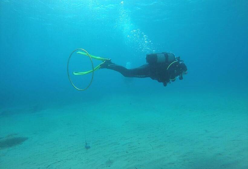 בית מלון כפרי Isla Brown Corinthia Resort & Spa, Curio Collection Hilton