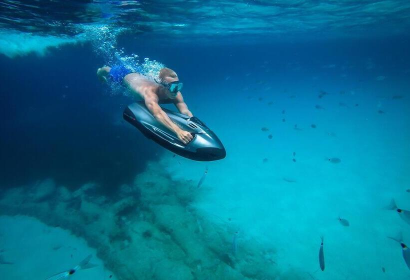 هتل Isla Brown Corinthia Resort & Spa, Curio Collection Hilton
