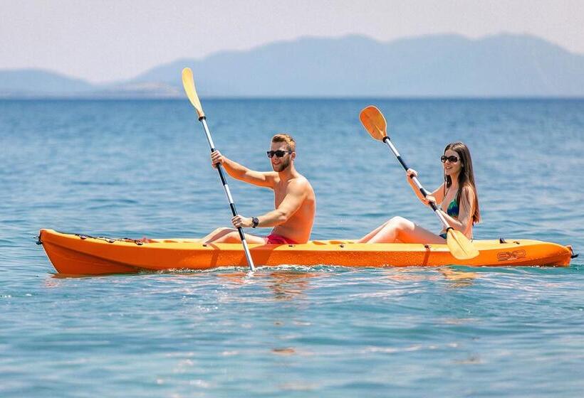 בית מלון כפרי Isla Brown Corinthia Resort & Spa, Curio Collection Hilton