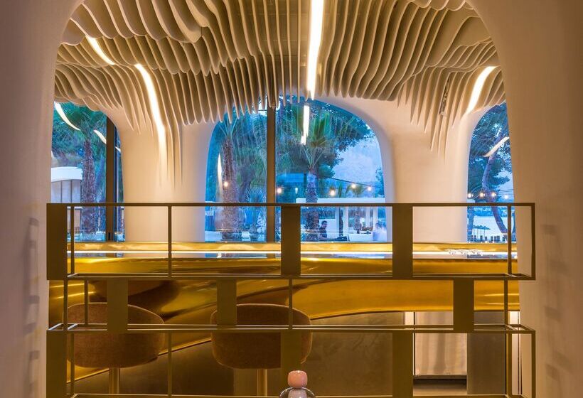 هتل Isla Brown Corinthia Resort & Spa, Curio Collection Hilton