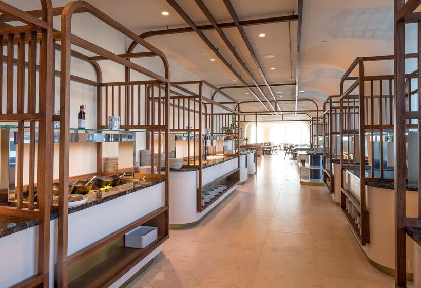 בית מלון כפרי Isla Brown Corinthia Resort & Spa, Curio Collection Hilton