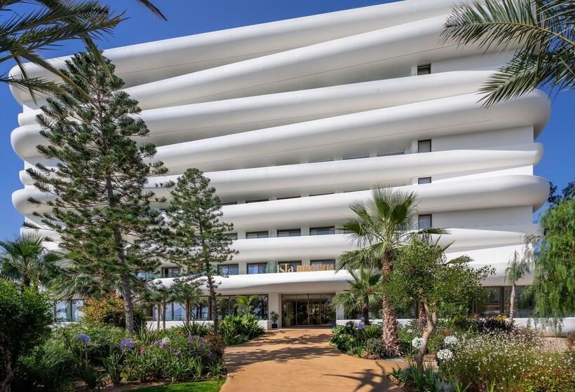 בית מלון כפרי Isla Brown Corinthia Resort & Spa, Curio Collection Hilton