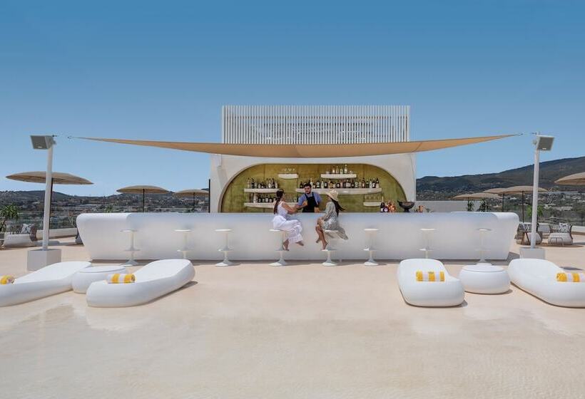 هتل Isla Brown Corinthia Resort & Spa, Curio Collection Hilton
