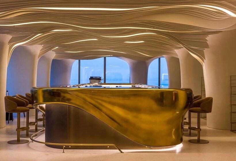 בית מלון כפרי Isla Brown Corinthia Resort & Spa, Curio Collection Hilton