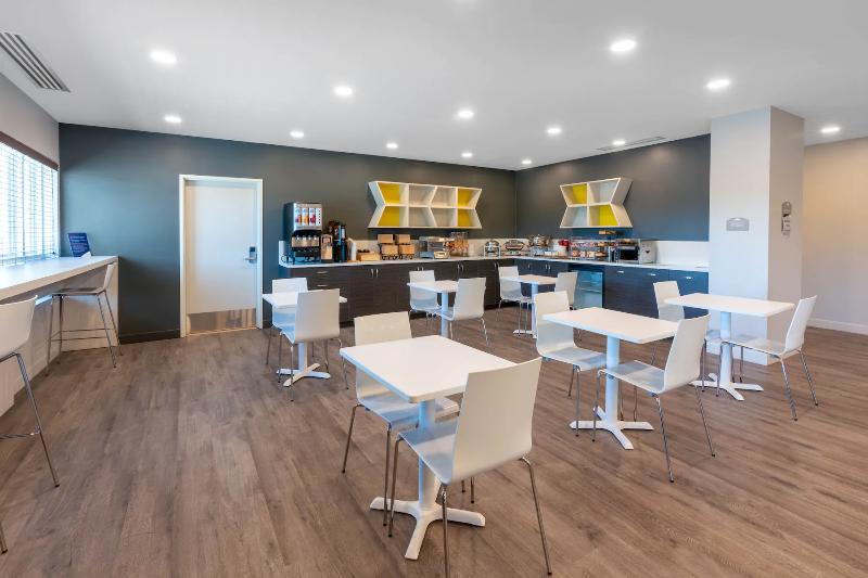 Microtel Inn & Suites By Wyndham Kanata Ottawa West