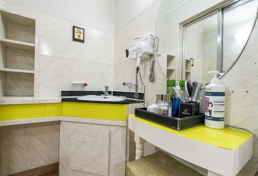 מוטל Gwangju Geumho Moment