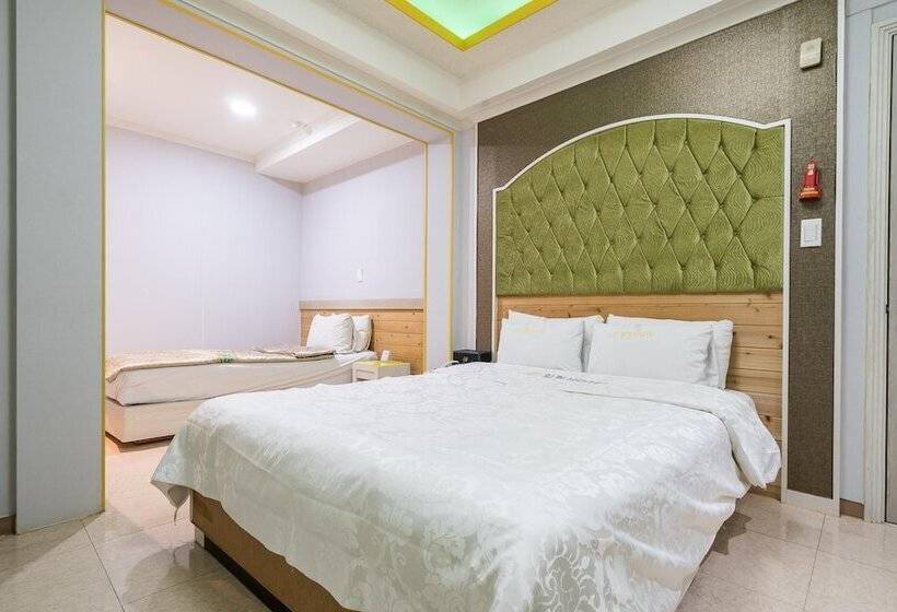 מוטל Gwangju Geumho Moment