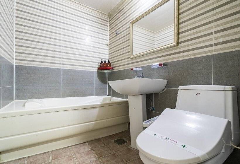 מוטל Gwangju Geumho Moment