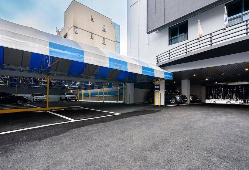 מוטל Gwangju Geumho Moment