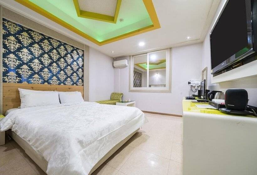 מוטל Gwangju Geumho Moment