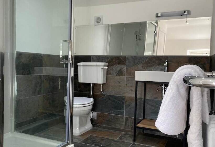 Beautiful Peak District Cottage With Hot Tub