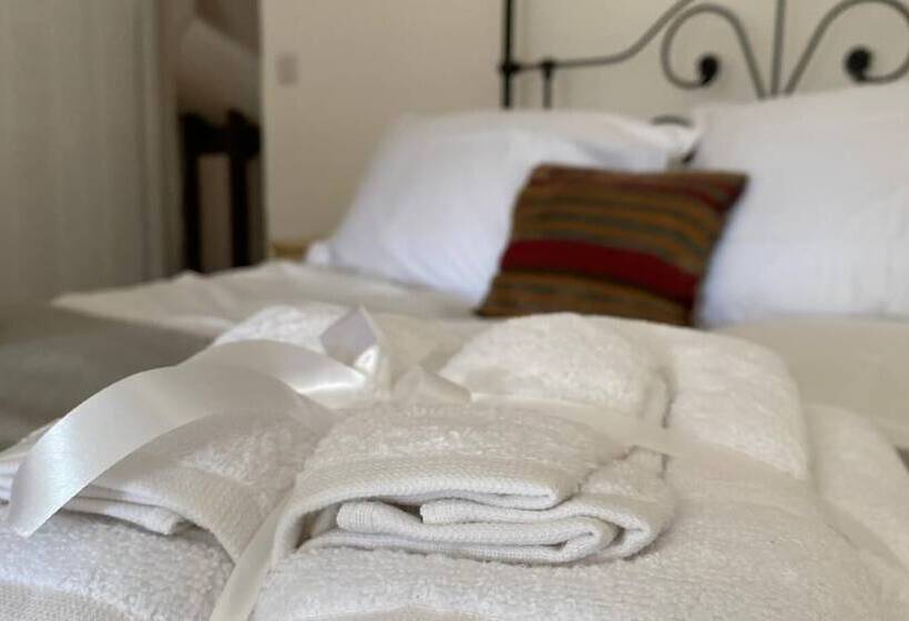 Beautiful Peak District Cottage With Hot Tub