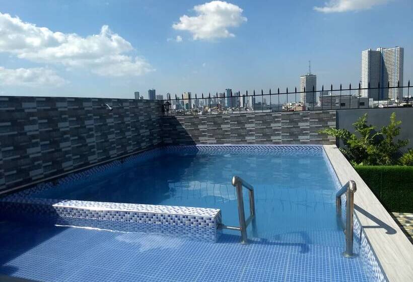 Dona Aurora Condotel By Oyo Rooms