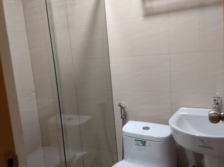 Dona Aurora Condotel By Oyo Rooms