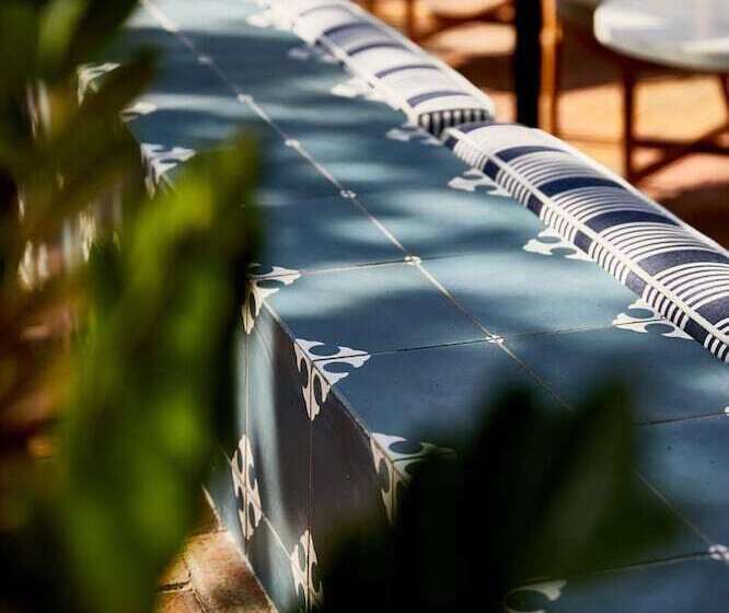 فندق Blue Iris By Life House