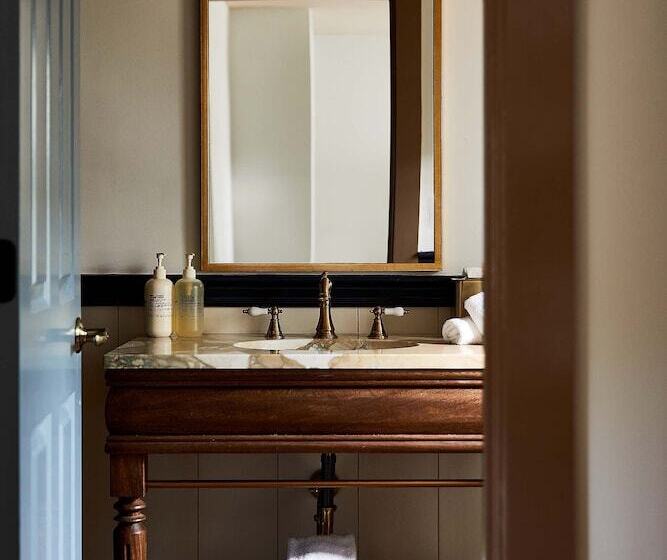 فندق Blue Iris By Life House