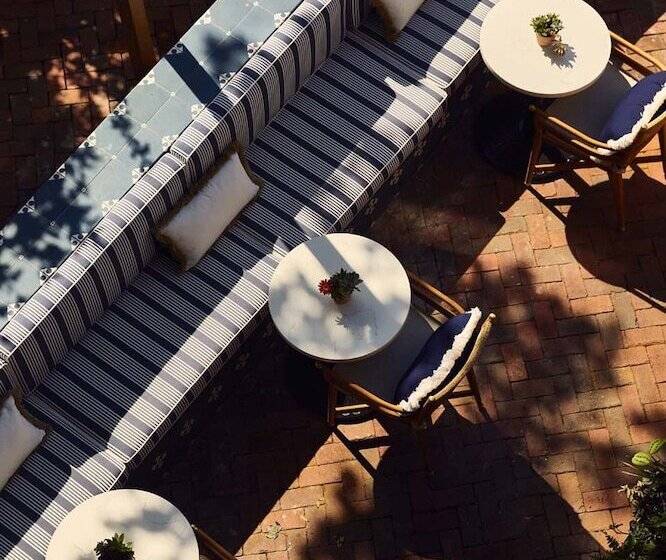 فندق Blue Iris By Life House