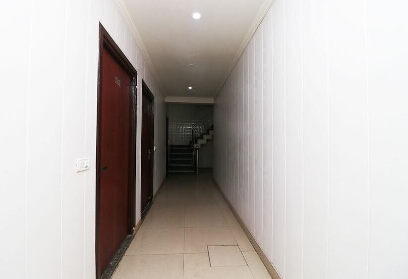 هتل Gayatri Palace By Oyo Rooms