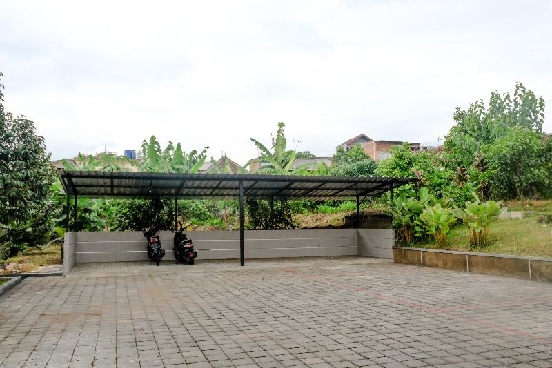 Отель Gerbera House - Kos Putri By Oyo Rooms