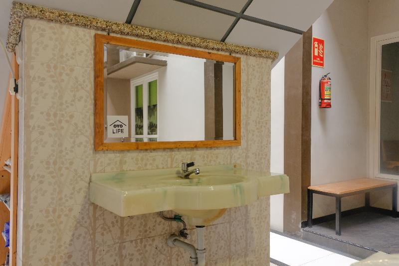 Отель Gerbera House - Kos Putri By Oyo Rooms