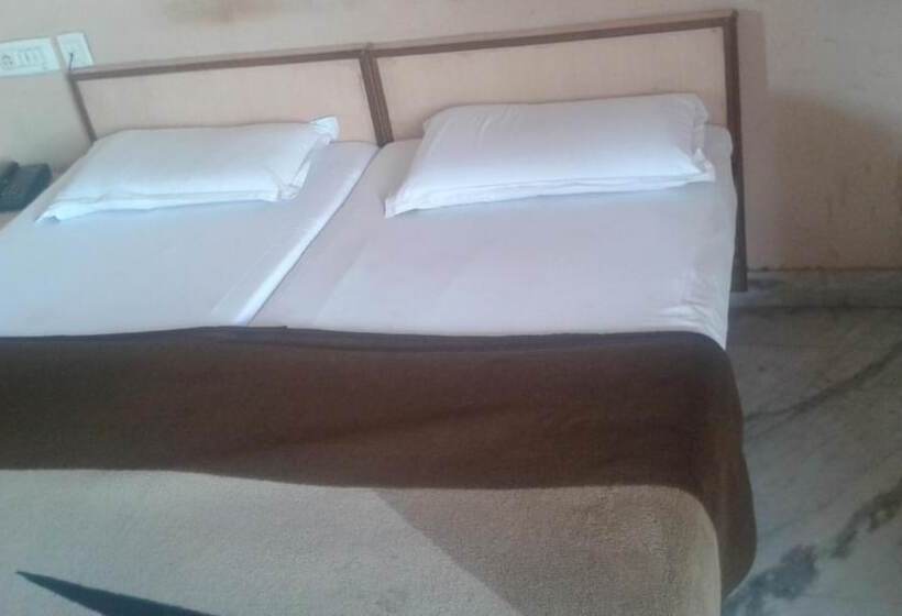 هتل Goroomgo Sagar Agra