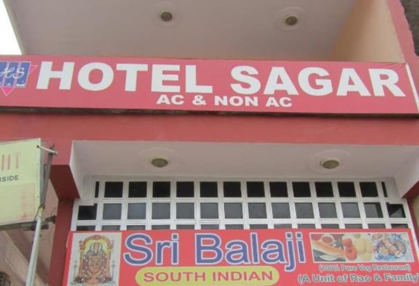 هتل Goroomgo Sagar Agra