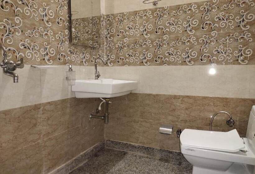 هتل Viren Plaza, Agra