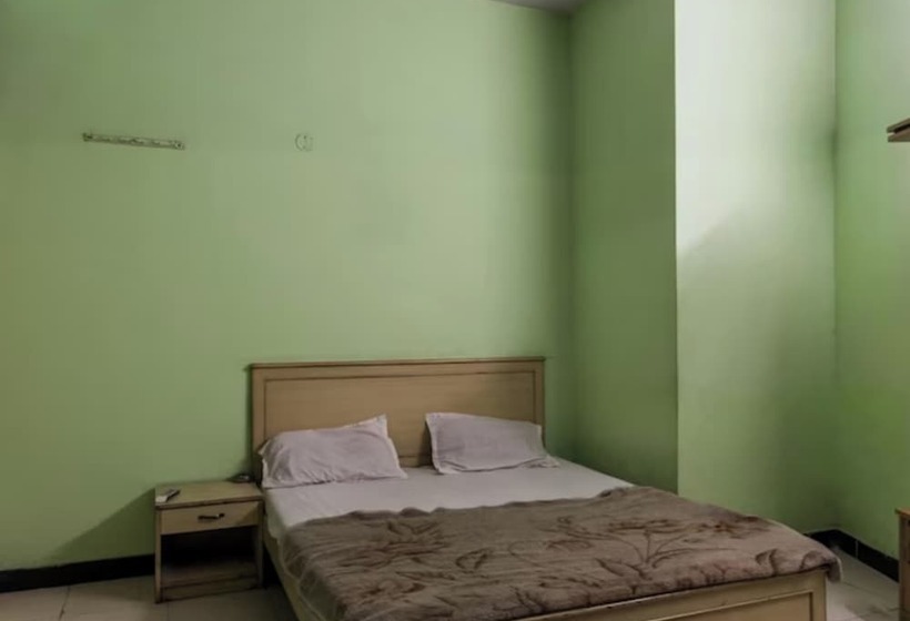 هتل Viren Plaza, Agra